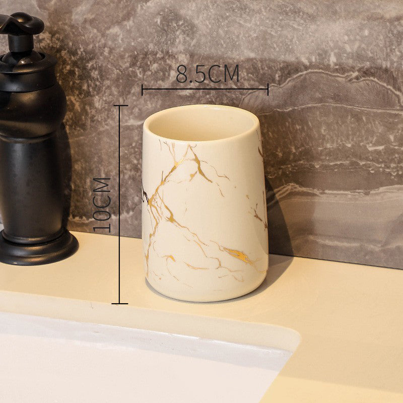 Set coordinato "Lui e Lei".    Ceramica di alta qualità: Spessa, resistente e di pregevole fattura.